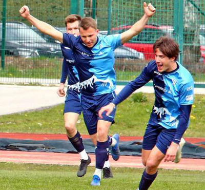 1. FC Garmisch mit „ganz dreckigen Sieg“ gegen SV Raisting